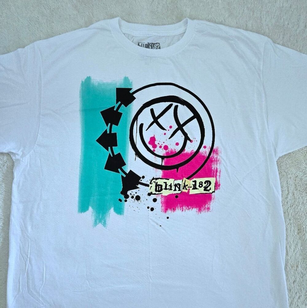 Blink-182🎶 Graphic Tee👕 - NWOT - Picture 7 of 11